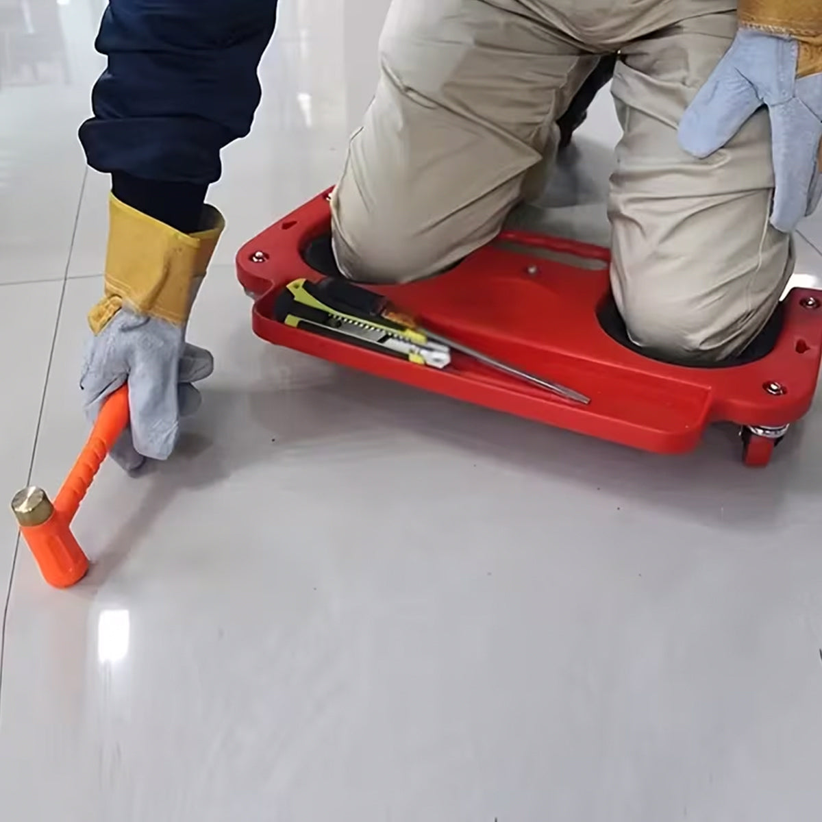 Car Repair Kneeling Pad with 360° Wheels for Workshop Comfort