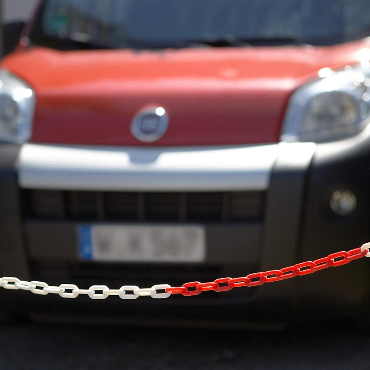 Plastic Warning Barrier Chain 25m Red White Durable Safety Control