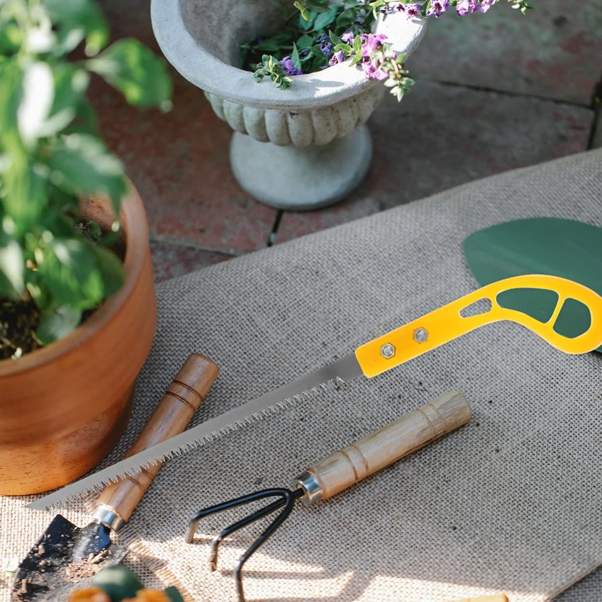 4PCS Mini Garden Hand Saws for Tree Branches Household Use