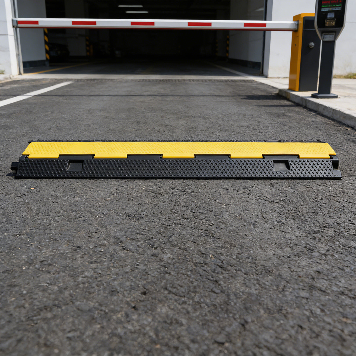 Slotted Rubber Speed Bump with Flip Cover Reflective Modular Design